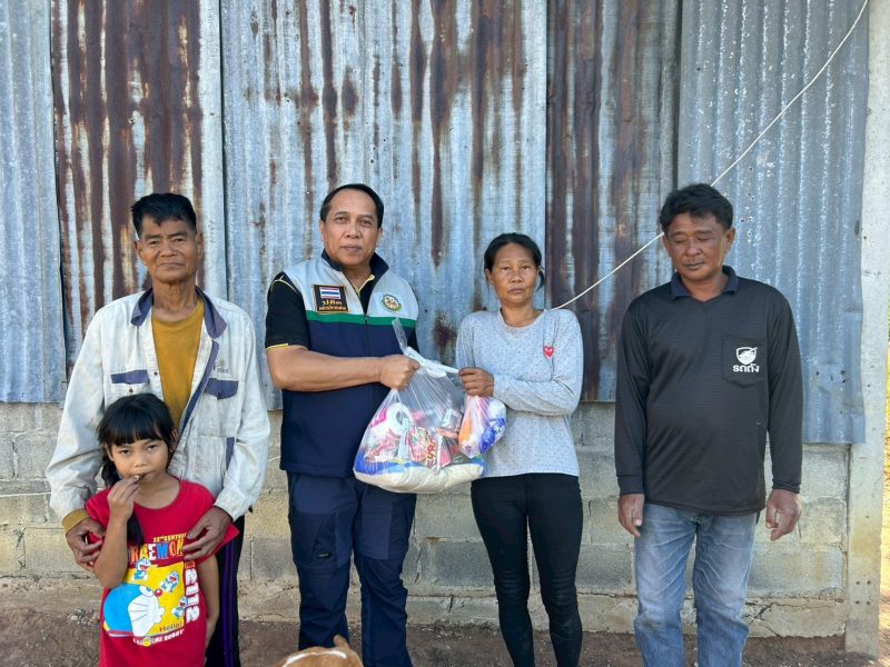 ออกตรวจเยี่ยมผู้พิการทางการเคลื่อนไหว (พิการประเภท 3) พร้อมมอบถุงยังชีพ